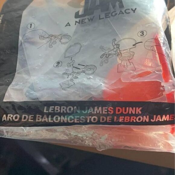 2021 McDonalds Happy Meal Space Jam A New Legacy Toy - Lebron James Dunk #2 - Picture 3 of 4